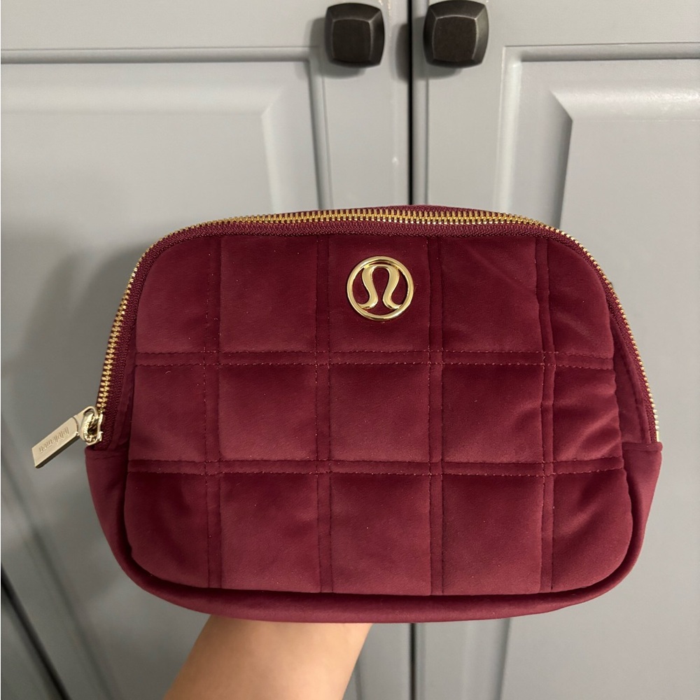 BNWT Lululemon Everywhere Belt Bag *Quilted Velour
